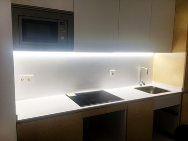 Reforma de vivienda: Electricidad: Iluminación led en cocina de Donostia.